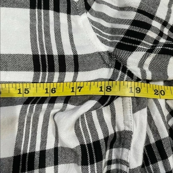 Lucky Brand Womens Plaid Button Up Shirt size M Black White Button Up Back - Picture 7 of 7